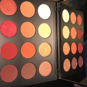Eyeshadow palette